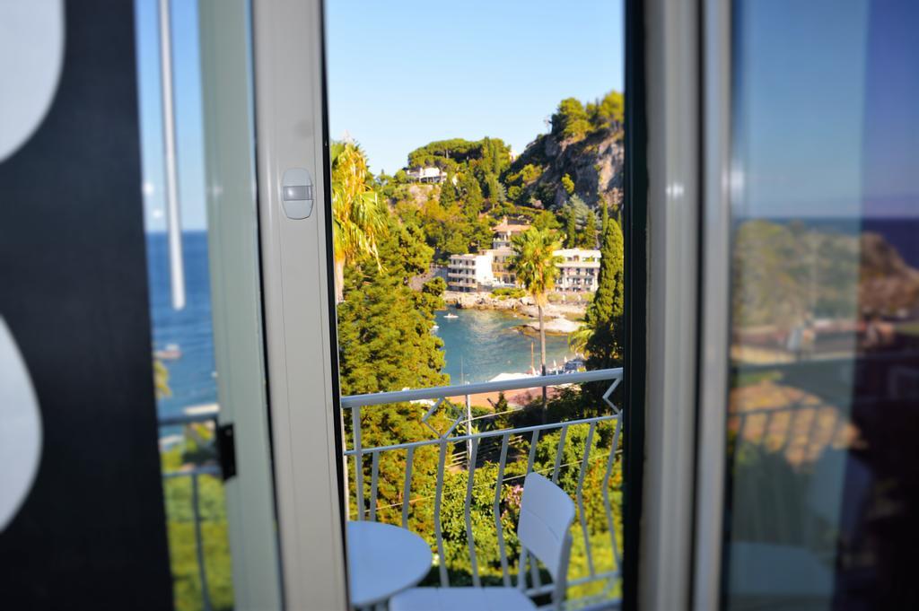 B&B A Due Passi Dal Mare Taormine Extérieur photo
